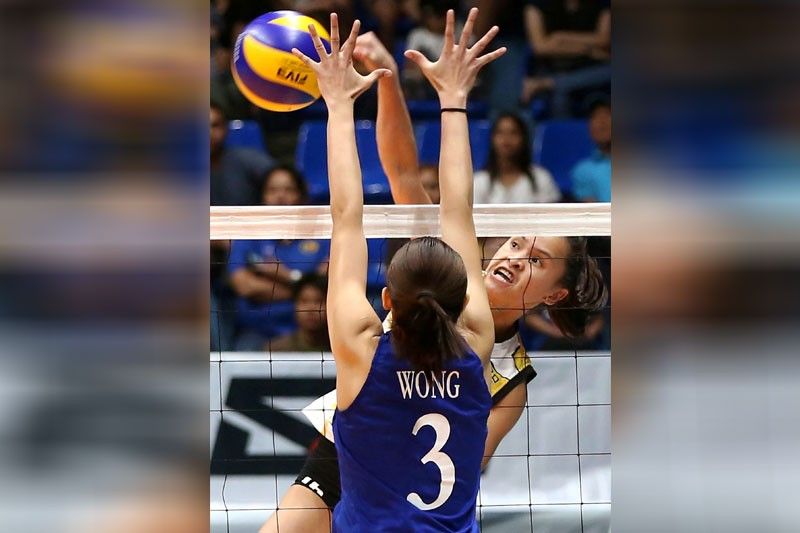 Lady Eagles, Tigresses pukpukan sa Game 1