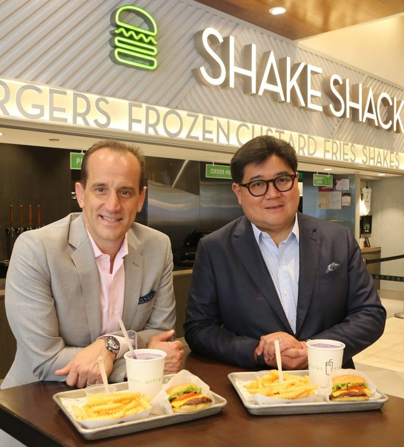 âShake Shack is a small company but a huge brandâ