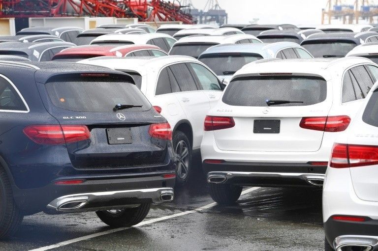 Vehicle sales flat in April