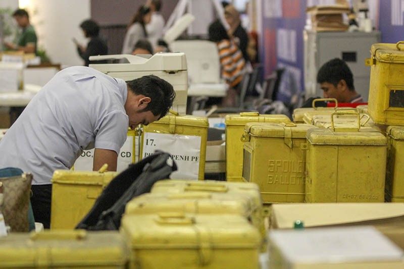Midterm polls â��credibleâ�� but probe into glitches needed, says Sotto