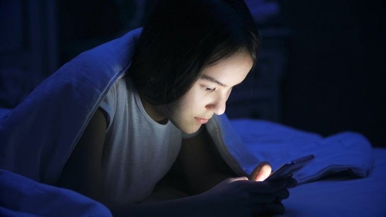 Is too much screen time affecting relationships with our moms?