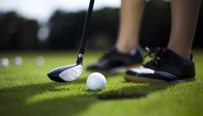 Sung sneaks into the lead with 66; Bayron hangs tough