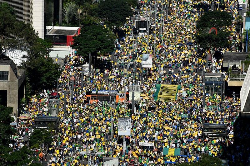 Thousands of pro-Bolsonaro protesters demand reforms in Brazil