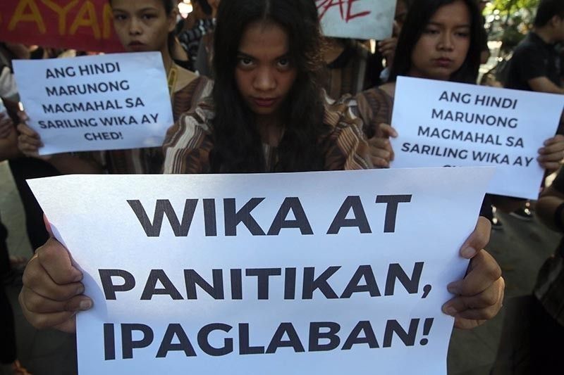 CHED: Hindi anti-Filipino ang gawing opsyonal ang Filipino, Panitikan