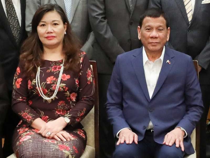 Duterte ipinakilalang â��First Ladyâ�� si Honeylet