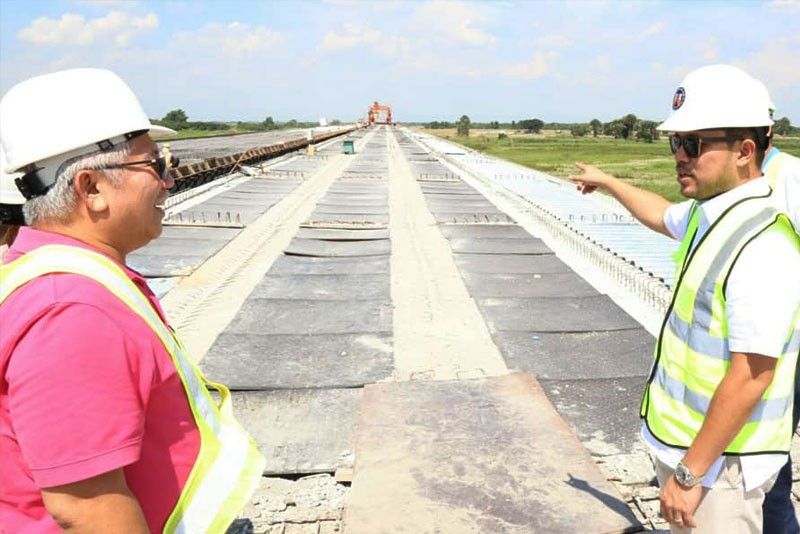 Phase 1 of Central Luzon expressway almost complete