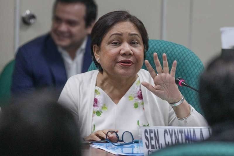 Who is pushing Villar to contest Senate presidency?