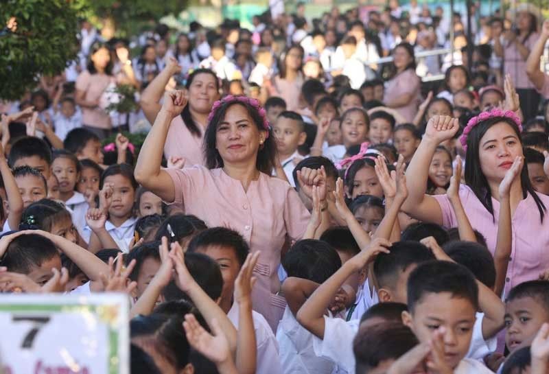 DepEd pushes additional benefits for teachers