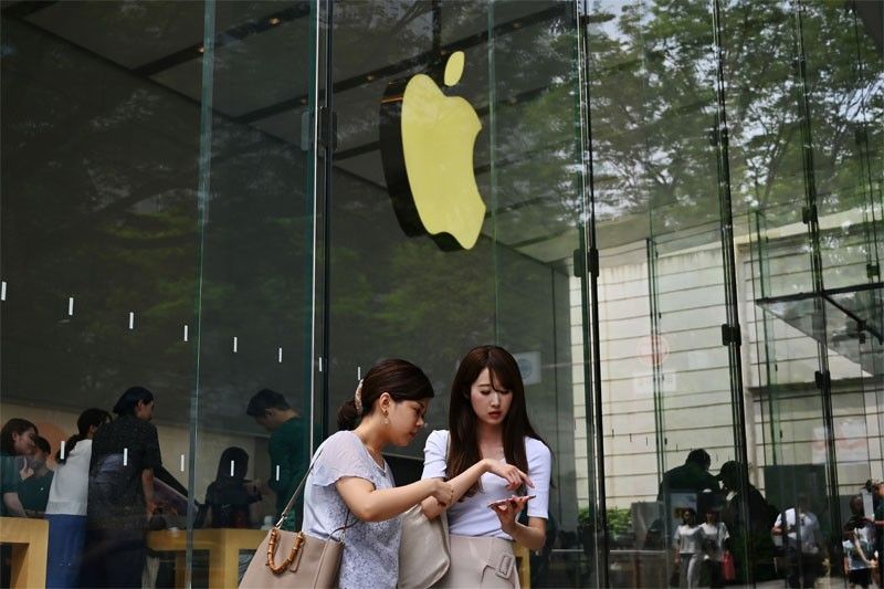 Developers sue Apple over app store fees