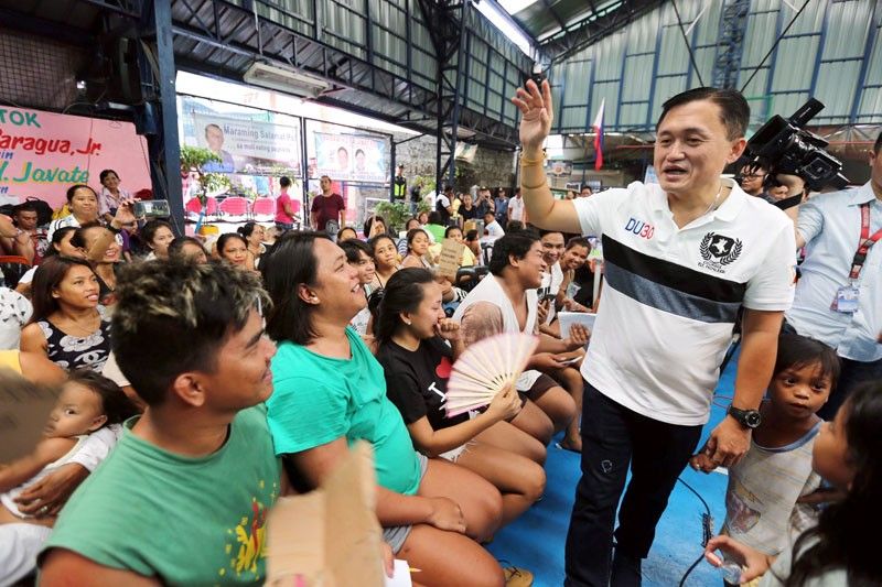 Go gives relief goods to QC fire victims