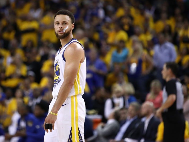 Curry unleashes career night in Warriors' Game 3 loss