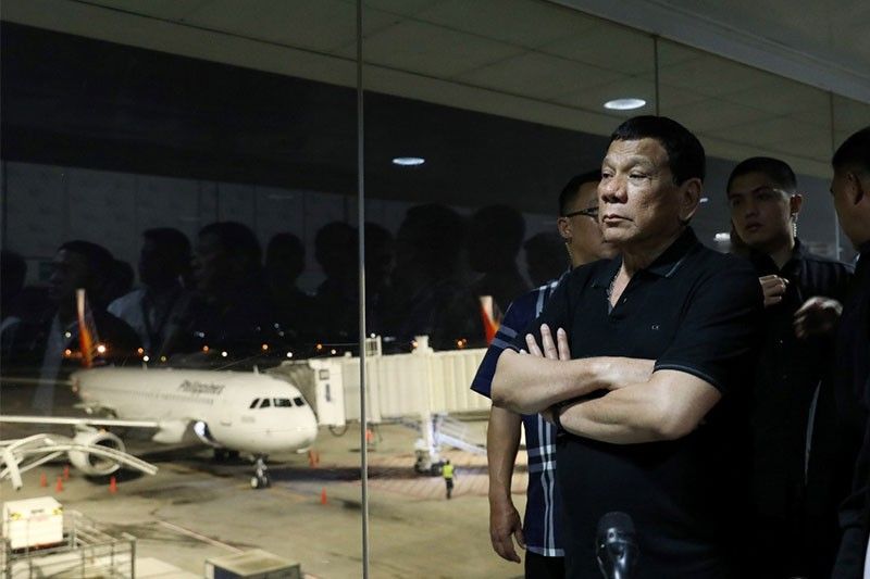 Duterte inspects NAIA after weekend flight delays