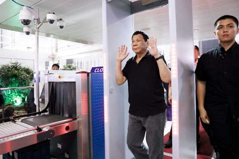 Duterte vows end to NAIA flight delays