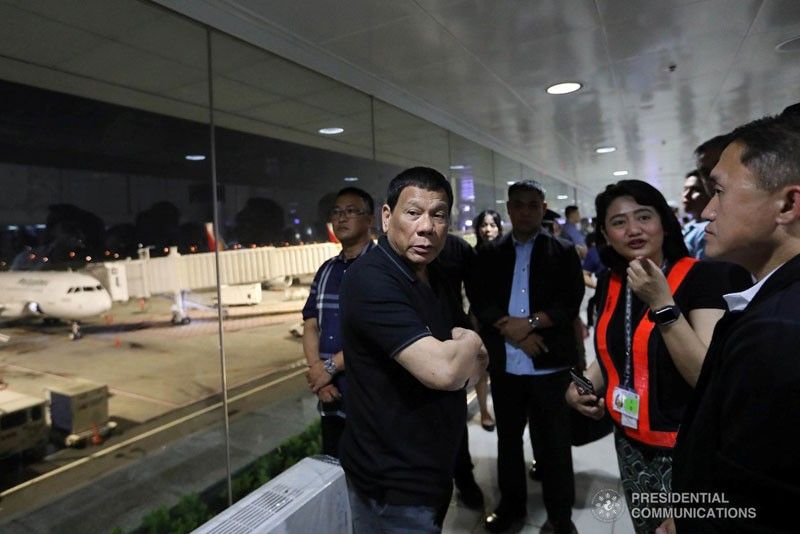 Duterte mulls revamp of airport management