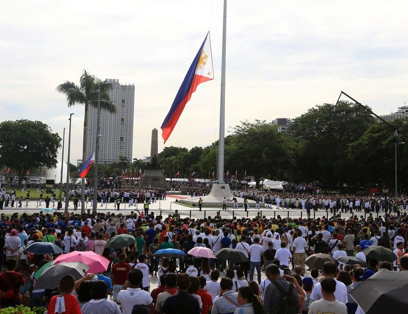 Rizal at Bonifacio â��di lumusot sa Kamara