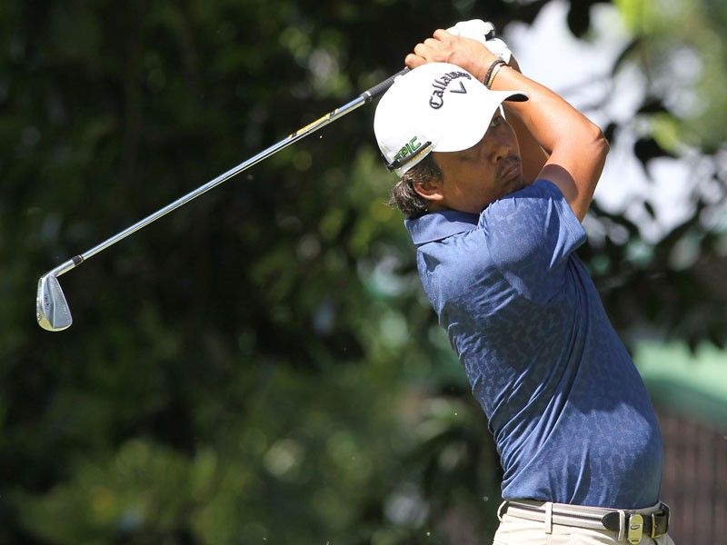 Pagunsan defies odds, grabs lead with 2nd 66