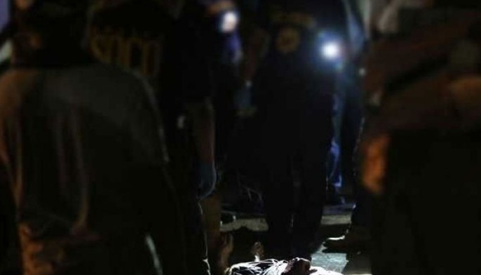 Cavite drug bust: 2 utas, 3 timbog