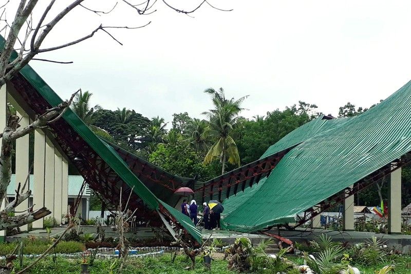 8 students hurt in Zamboanga covered court collapse
