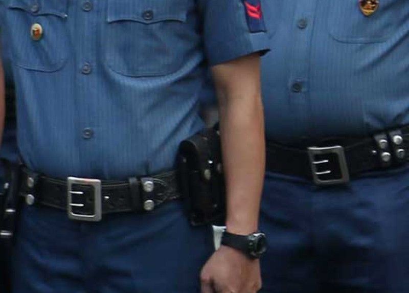 2 police auxillary tiklo sa pagbebenta ng droga sa mga preso