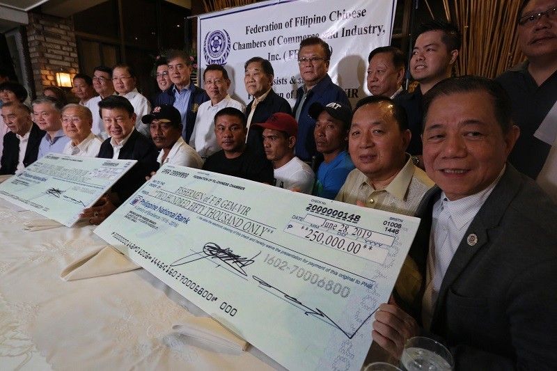 P1.2 milyon ibinigay ng mga Tsinoy para makumpuni ang bangka ng 'Recto Bank 22'