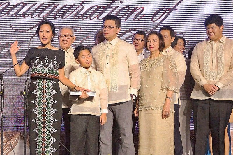 Joy Belmonte, other Metro Manila mayors sworn into office