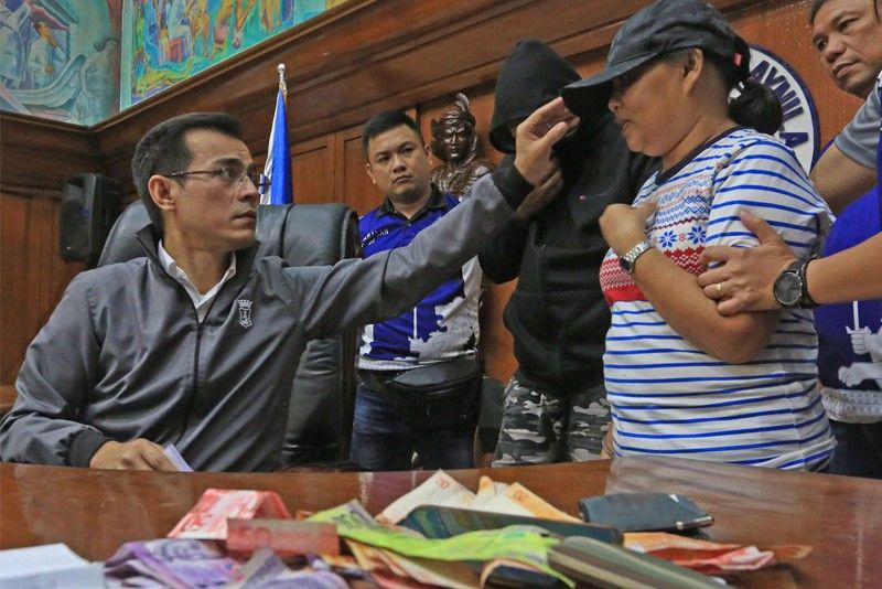2 â��collectorsâ�� bare corruption in Manilaâ��s public markets