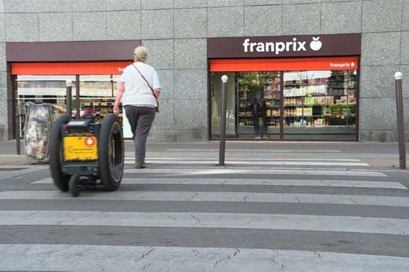 WATCH: Intelligent shopping trolleys help transport goods safely