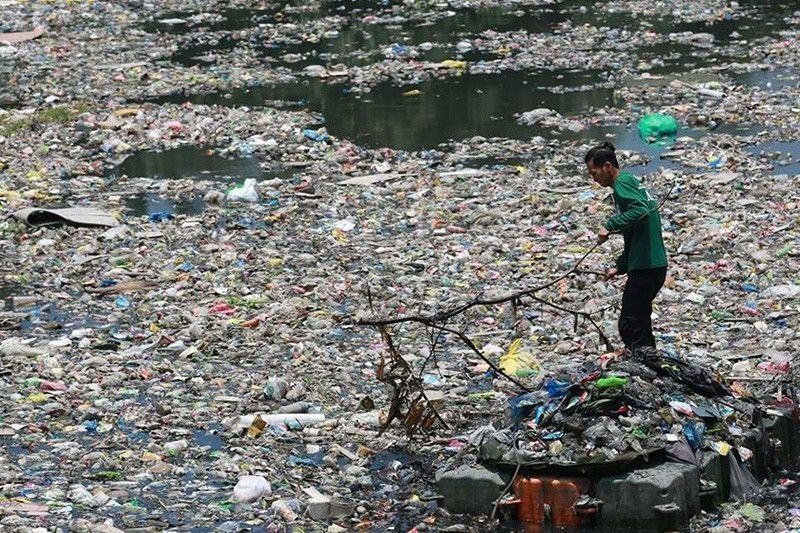 'Single-use plastic' nais ipagbawal ni Sen. Kiko Pangilinan