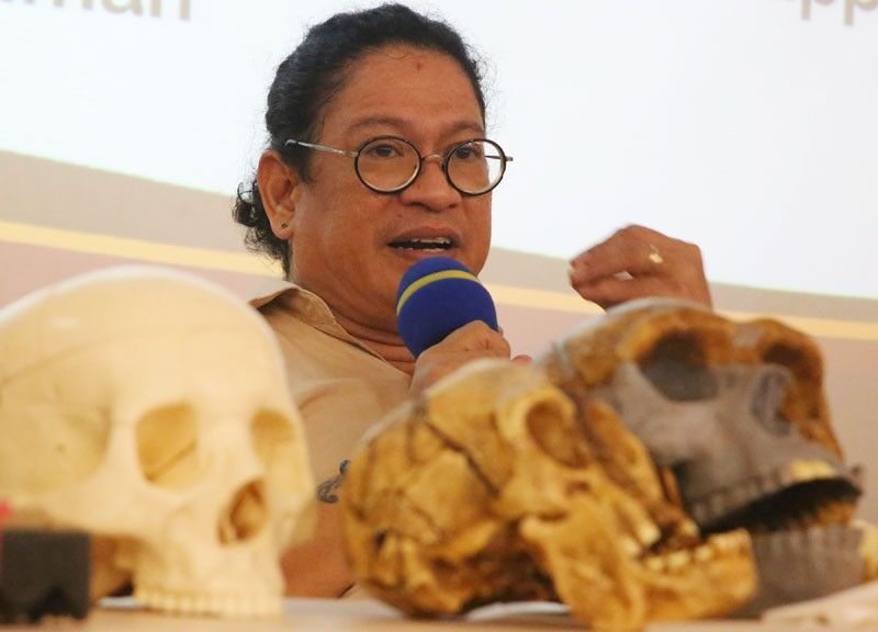 Pinoy archaeologist brings new human  species discovery to Australia