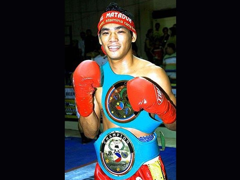 Pinoy boxer Villanueva loses by KO in 3rd world title bid