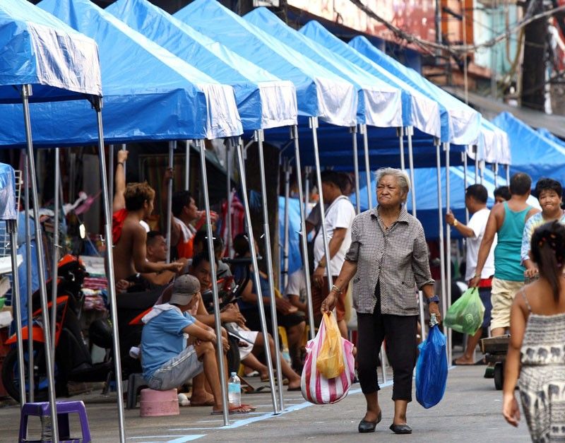 Isko: Blue tents not sanctioned by city hall