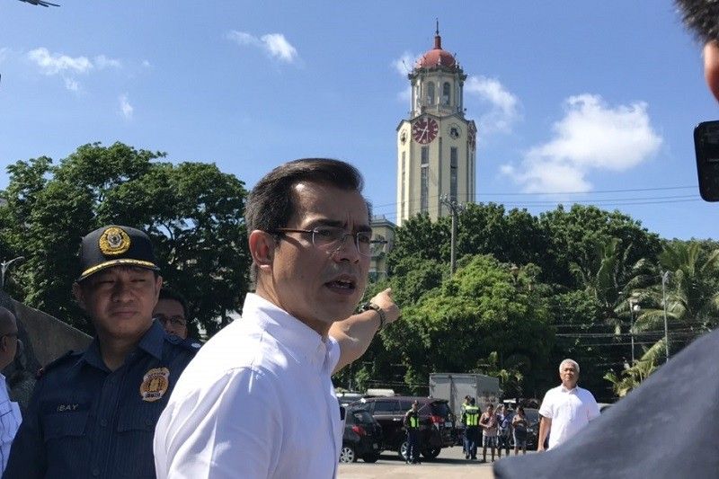 Mayor Isko nakatapak ng tae malapit sa city hall, precinct commander ipinasisibak