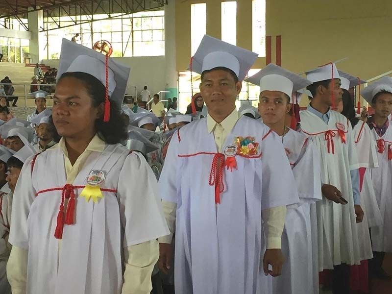 Former Abu Sayyaf members graduate from learning program