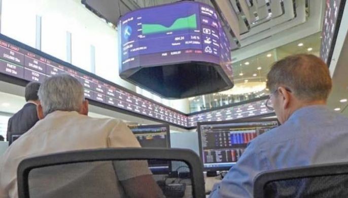 Index holds above 8,000 even as traders cash out