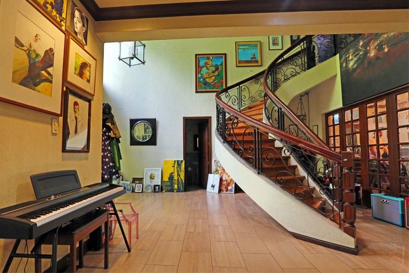 At home with Martin Honasan & Barbie Almalbis: Cradle of art, love & a cat named after Vernie Varga