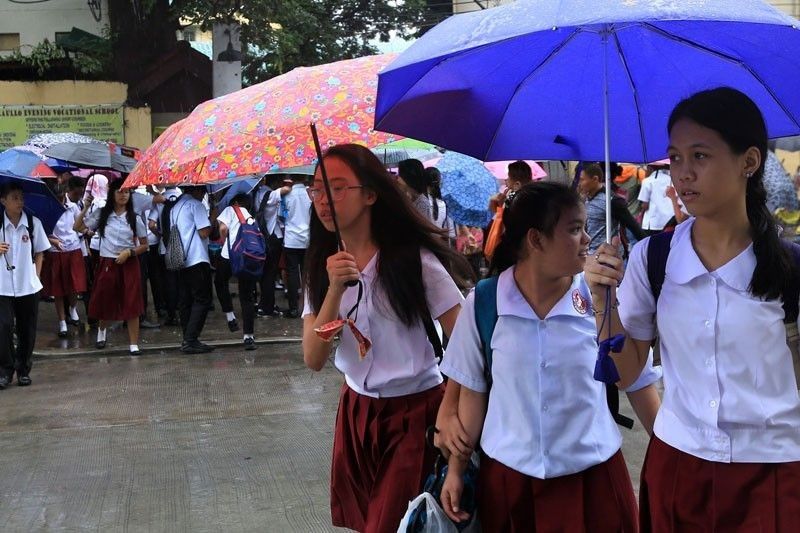 #WalangPasok: Mga klaseng suspendido dahil sa masamang panahon