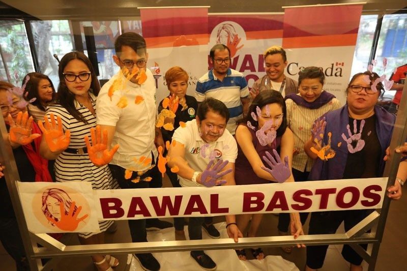 Duterte first to obey â��Bawal Bastosâ��  law â�� Panelo
