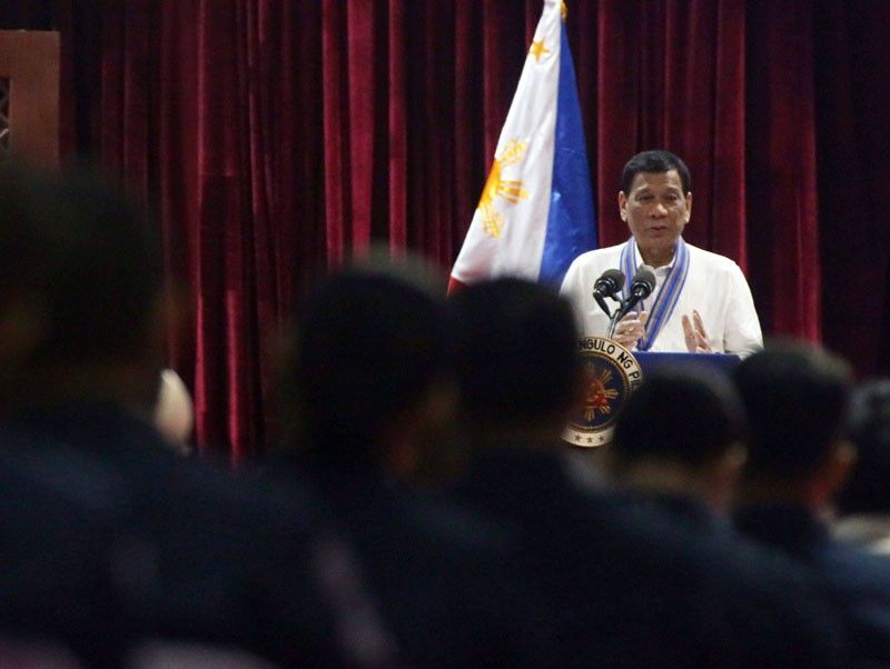 Duterte meets with BOC personnel  tagged in corruption cases