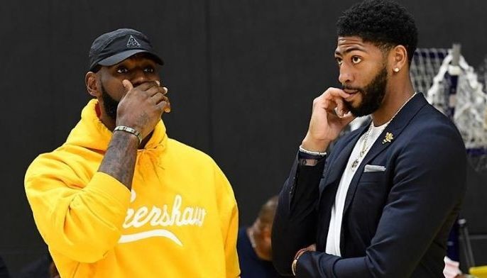 WATCH: LeBron James 'practices' with new teammates Davis, Cousins in NBA 2k