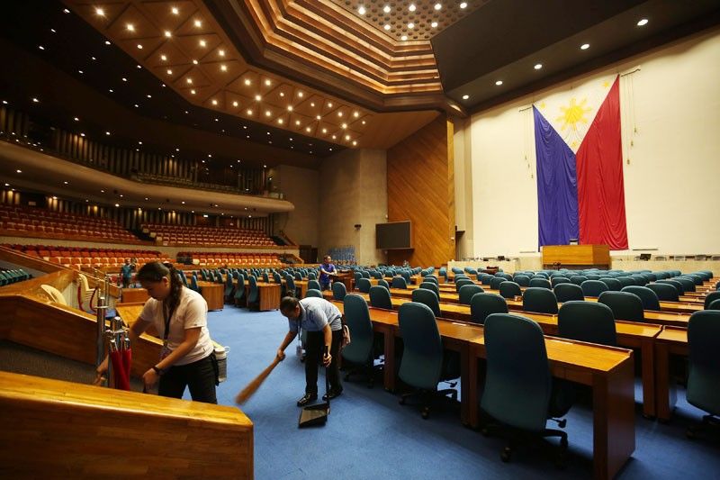 Pinoys want pay hike, jobs, prices tackled in SONA