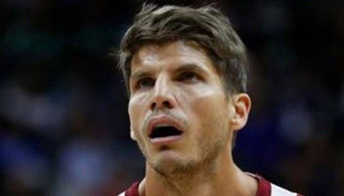 Kyle Korver pumirma sa Milwaukee