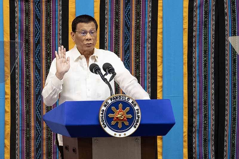 Cha-cha sent to graveyard during Duterte's SONA â�� Drilon