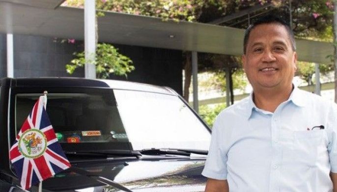 Filipino driver gets British Empire Medal from Queen Elizabeth II&nbsp;