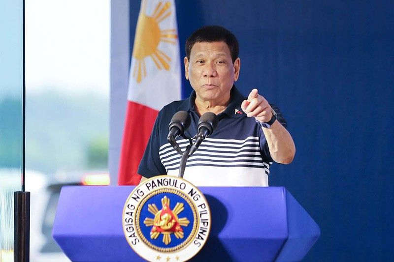 Bug off: Fly interrupts Duterte mid-speech