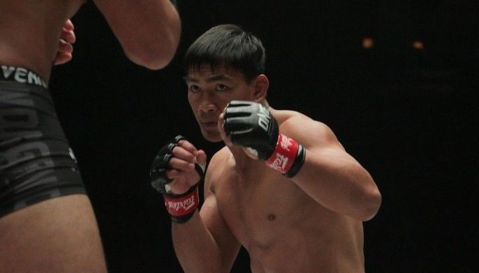 Folayang suko kay Alvarez sa Round 1