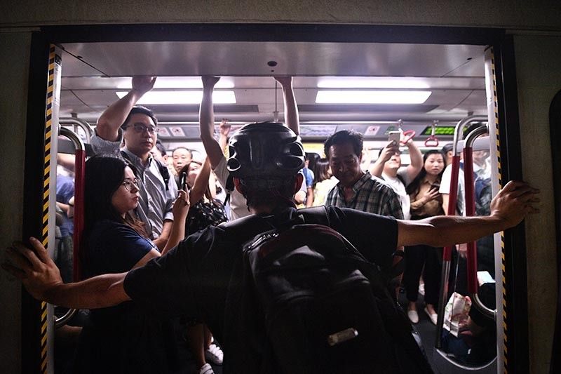 Pro-democracy push causes transport chaos in Hong Kong