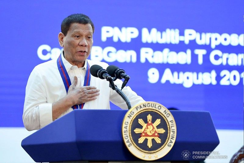 Not bribery: Duterte says cops can accept gifts