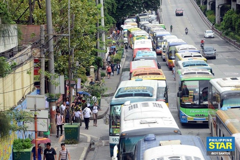 House eyes one year to solve EDSA traffic