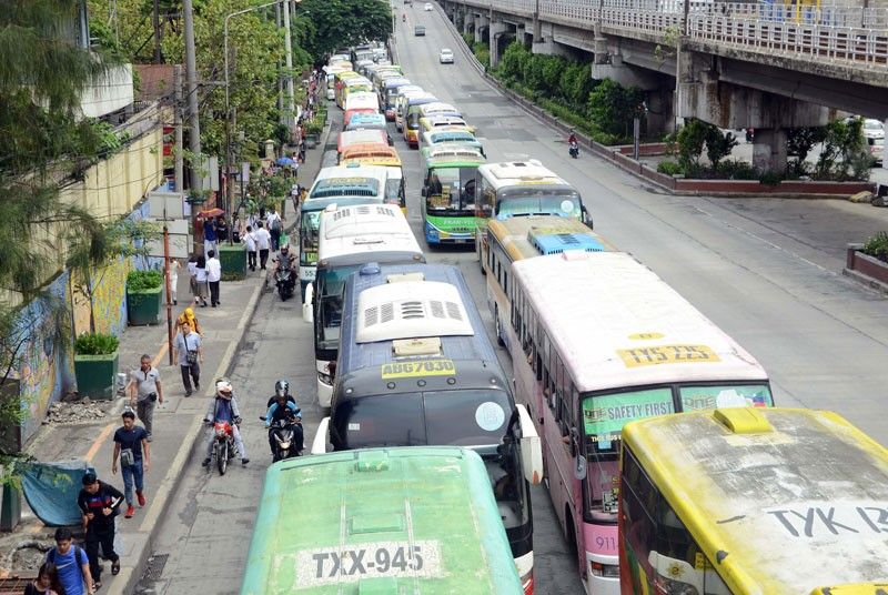 Panelo proposes 24-hour workday to ease traffic