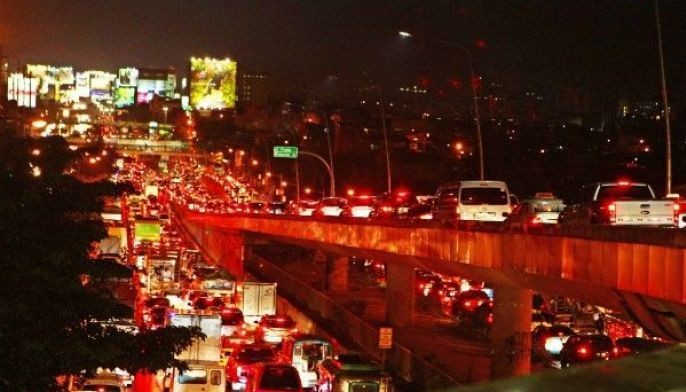 MMDA explains importance of mall hours adjustment to ease EDSA traffic